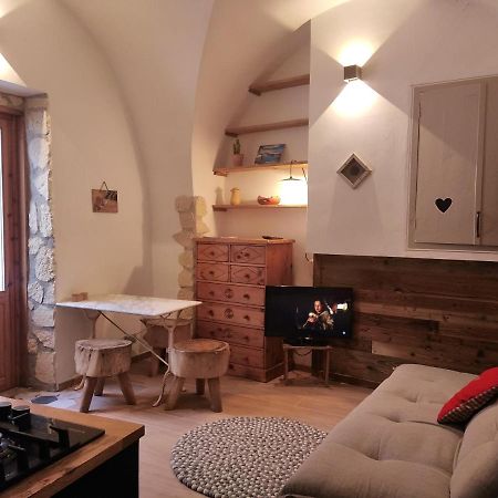Joli petit appartement Montagne#SKI#LAC#NETFLIX# Seyne Esterno foto
